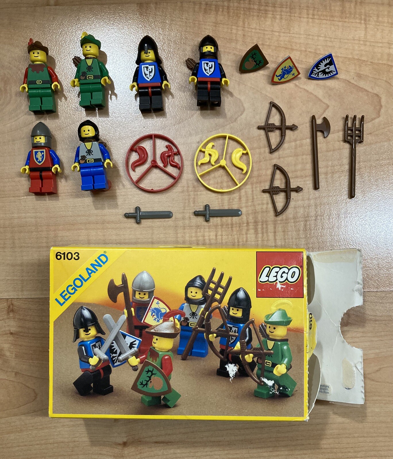 Lego Vintage Castle 6103 Castle Mini Figuren komplett mit Box