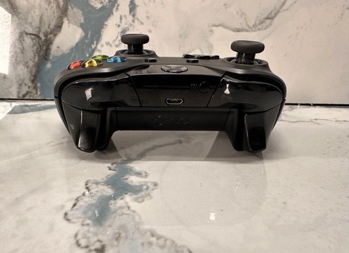 Microsoft Xbox One 500GB Spielekonsole - Schwarz (5C5-00013) - Bild 4 von 4