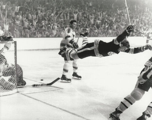BOBBY ORR 8X10 PHOTO HOCKEY BOSTON BRUINS NHL PICTURE THE GOAL - Photo 1 sur 1
