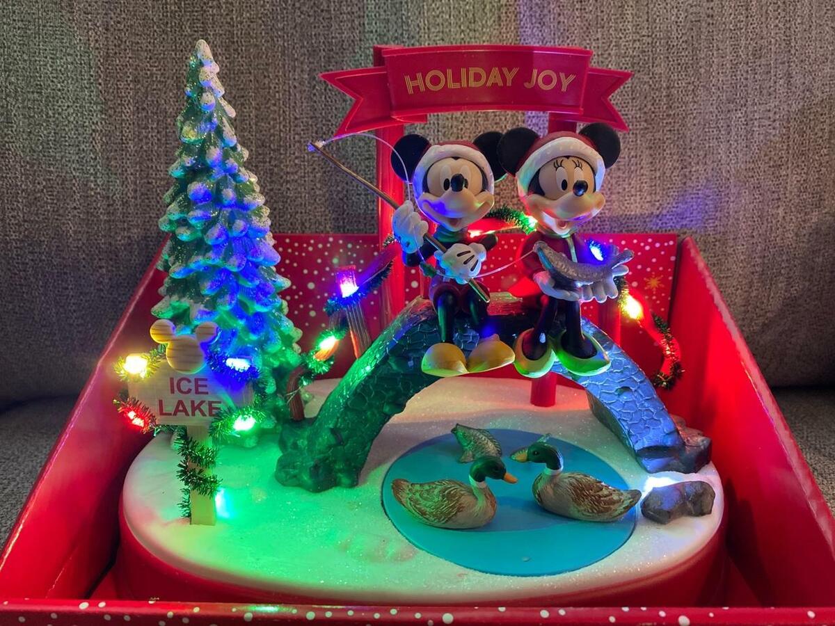 NEW Mickey & Minnie Mouse Animated Ice Fishing Lights Up With Holiday Music