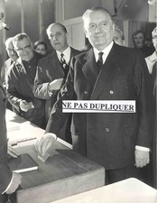 PHOTO DE PRESSE ORIGINE KEYSTONE DE ALAIN POHER PRESIDENT PAR INTERIM