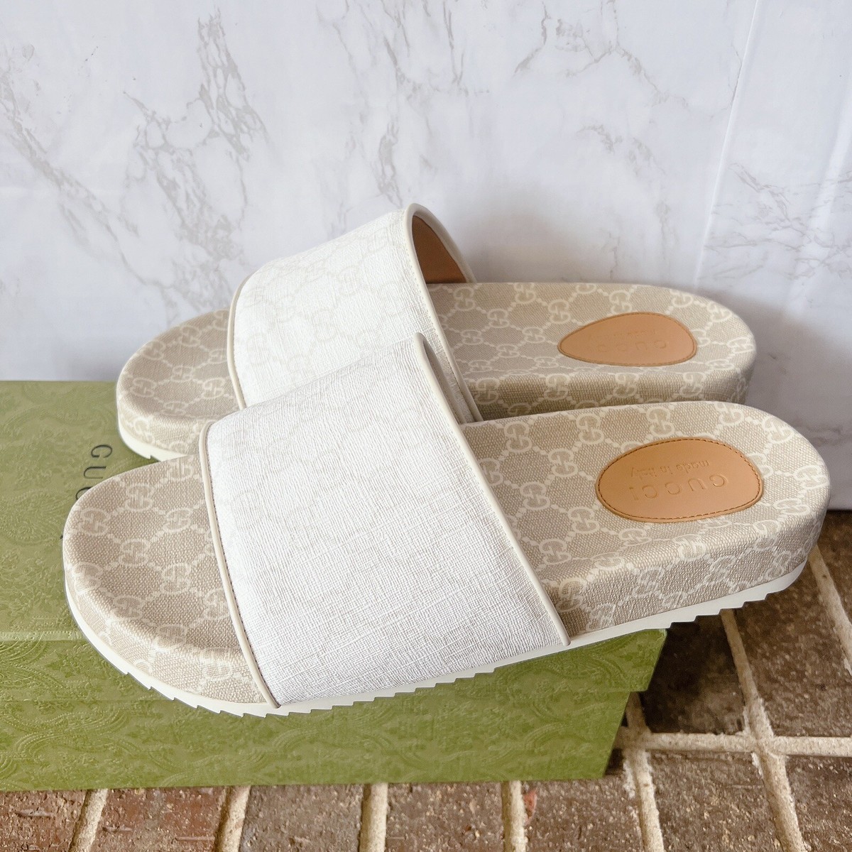 Gucci GG Supreme Monogram Demetra Logo Men Slide Sandal White