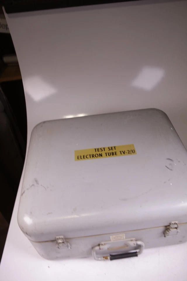 Signal Corps TV-2/U Military Tube Tester - Image 2 of 4