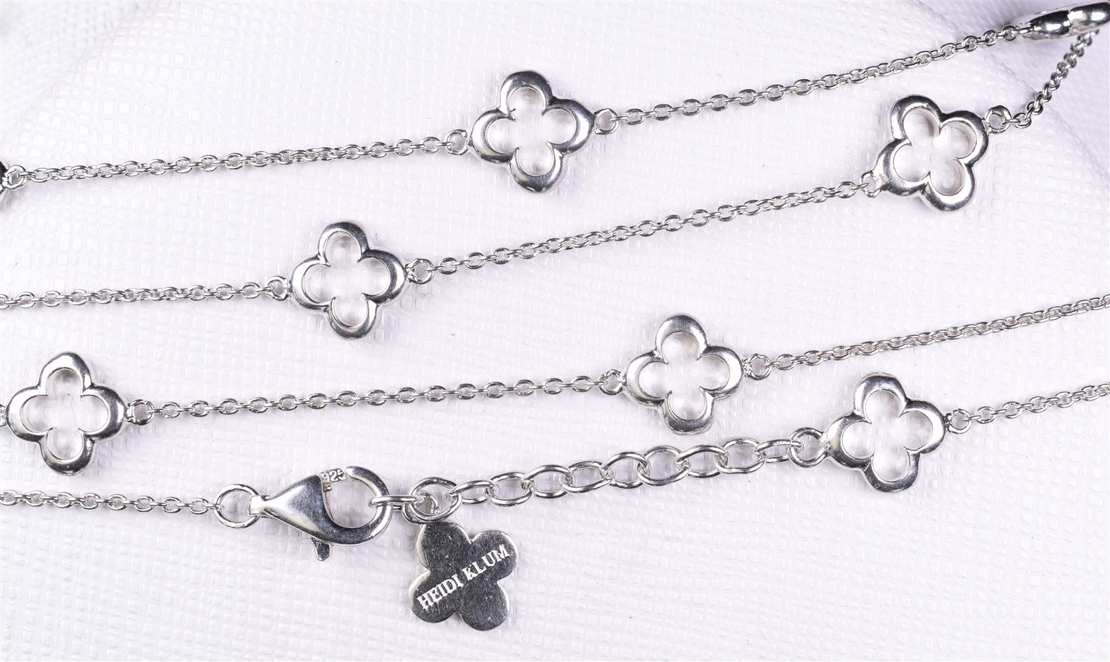 Heidi Klum 925 Sterling Silver Quatrefoil Clover Pendant Necklace 37-38 Inch Chain