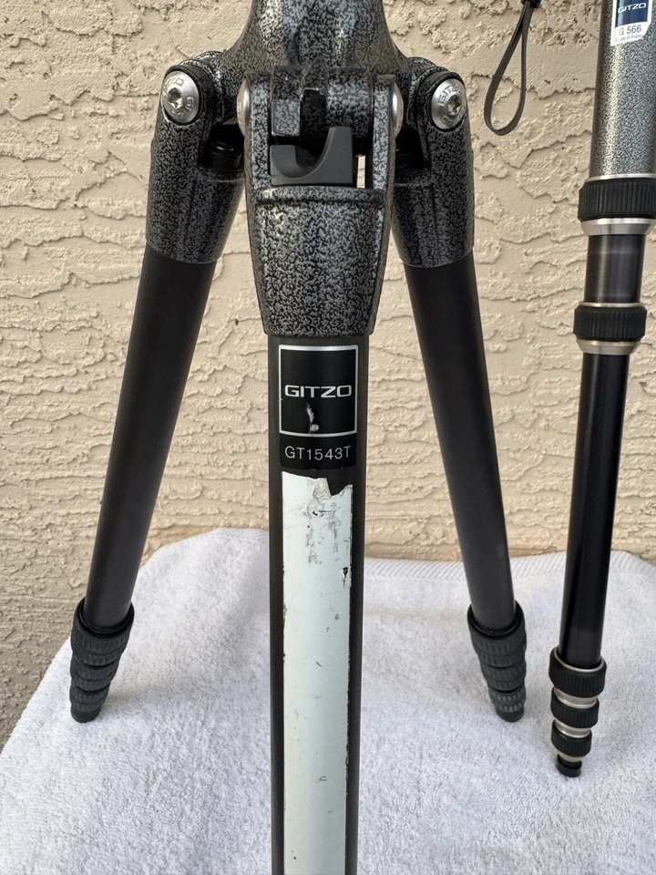 Trípode Gitzo GT1543T y monopie G566 usado Foto 2 de 4