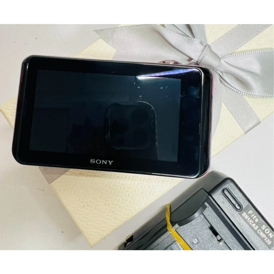 Sony Cybershot DSC-WX30 Digital Camera Touch Screen Built-in Wi-Fi 3D Auto Focus - Image 4 of 4