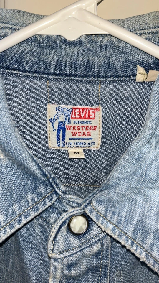 Camisa jeans Levis’s LVC 1955 dente de serra pérola com botões. Tamanho M muito raro *Veja fotos - Imagem 2 de 4