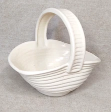 Vtg Haeger Pottery Basket Ribbed Handle Matte White Ivory Floral Fruit Bowl