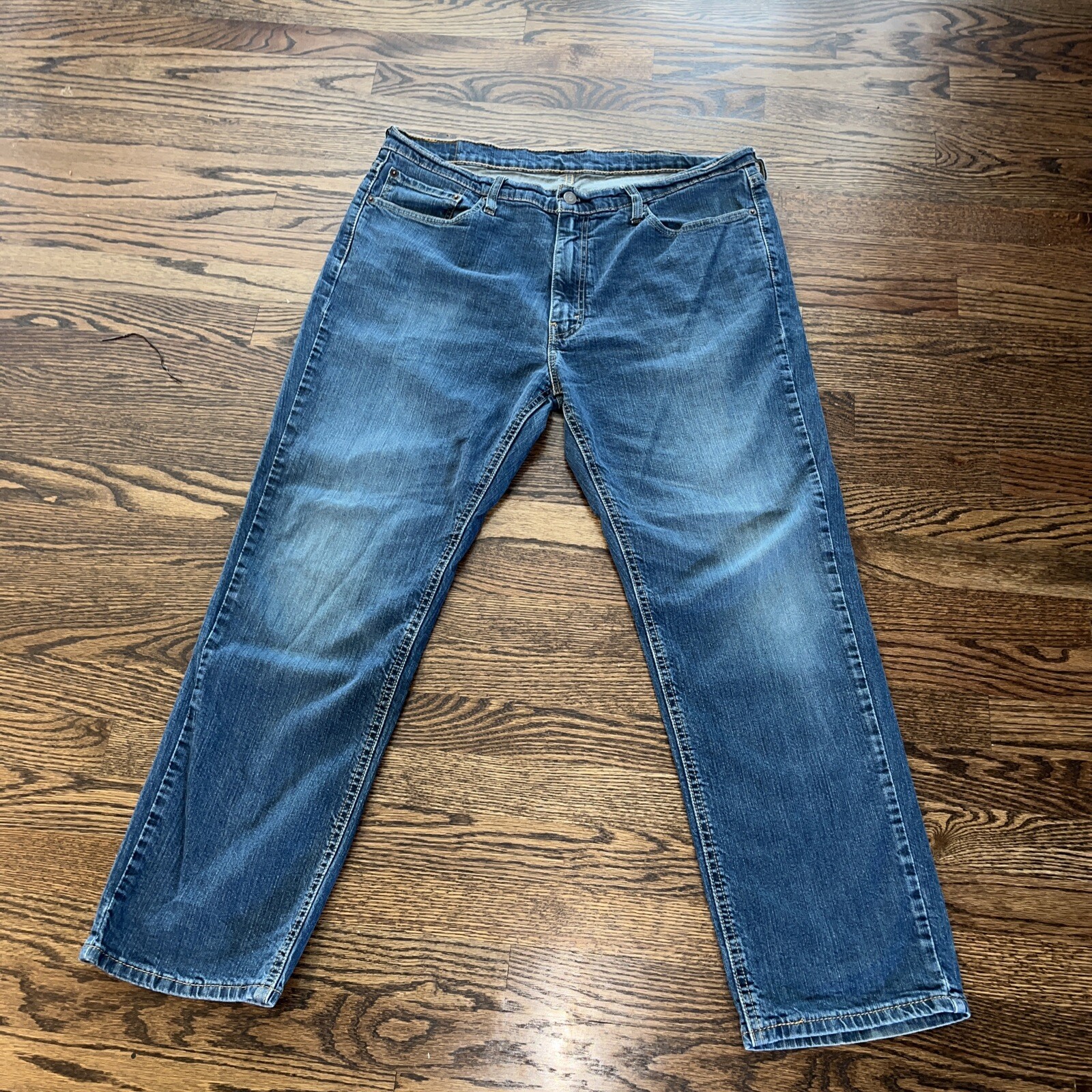 Levi's 541 Jeans Men's 37 X 28 Med Wash Blue Denim Athletic Fit Relaxed Stretch