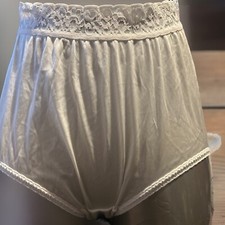 80s HANES Nylon GRANNY Panties Butter Soft Silky Stretch Band Size 6. White