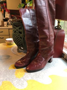 burgundy boots canada