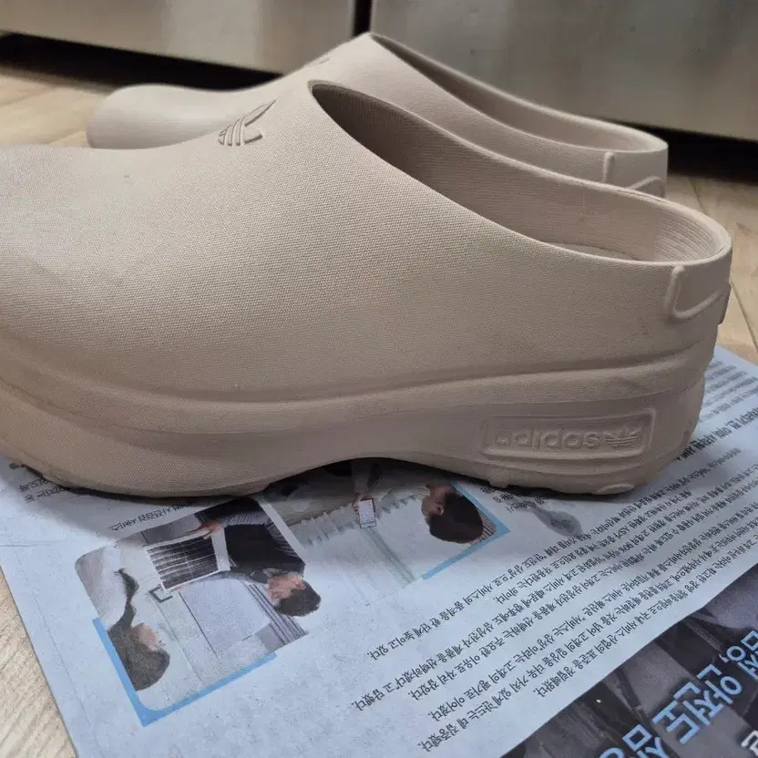 Adidas Mule Slippers - Gently Used, Size 245 thumbnail 4