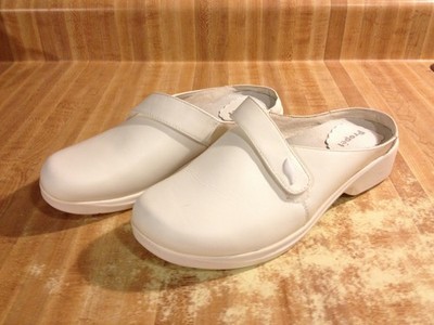 Propet Womens 9W Nursing Mules White Leather Hook Loop Slip On Clogs WIDE