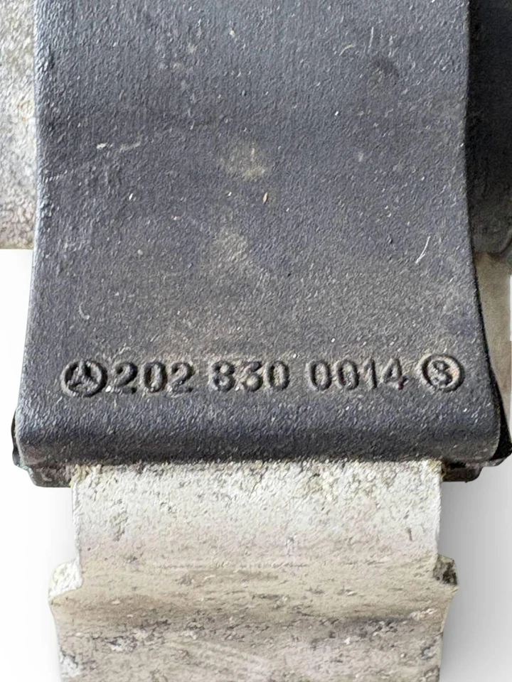 Mercedes CLK 320 2000 calentador auxiliar refrigerante bomba de agua solenoide 2028300014 Foto 3 de 4