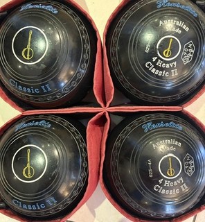 Henselite Classic II Size 4 Heavy Bowls Set of 4 in good condtion