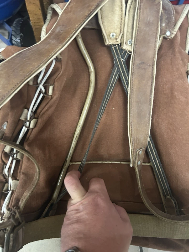 VINTAGE ANCIEN SAC A DOS EN TOILE / CUIRE LAFUMA ARMATURES METAL DES ANNEES 50 - Photo 4/4