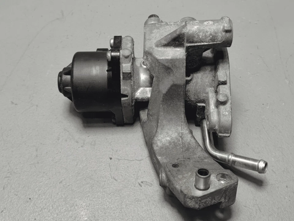 Toyota RAV4 2019-2022 válvula de recirculación de gases de escape (Egr) OEM Foto 4 de 4