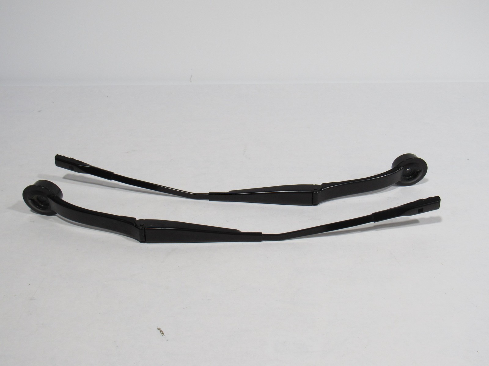 18-21 Aston Martin Vantage 2020 Front Left Right Windshield Wiper Arm Set :Y