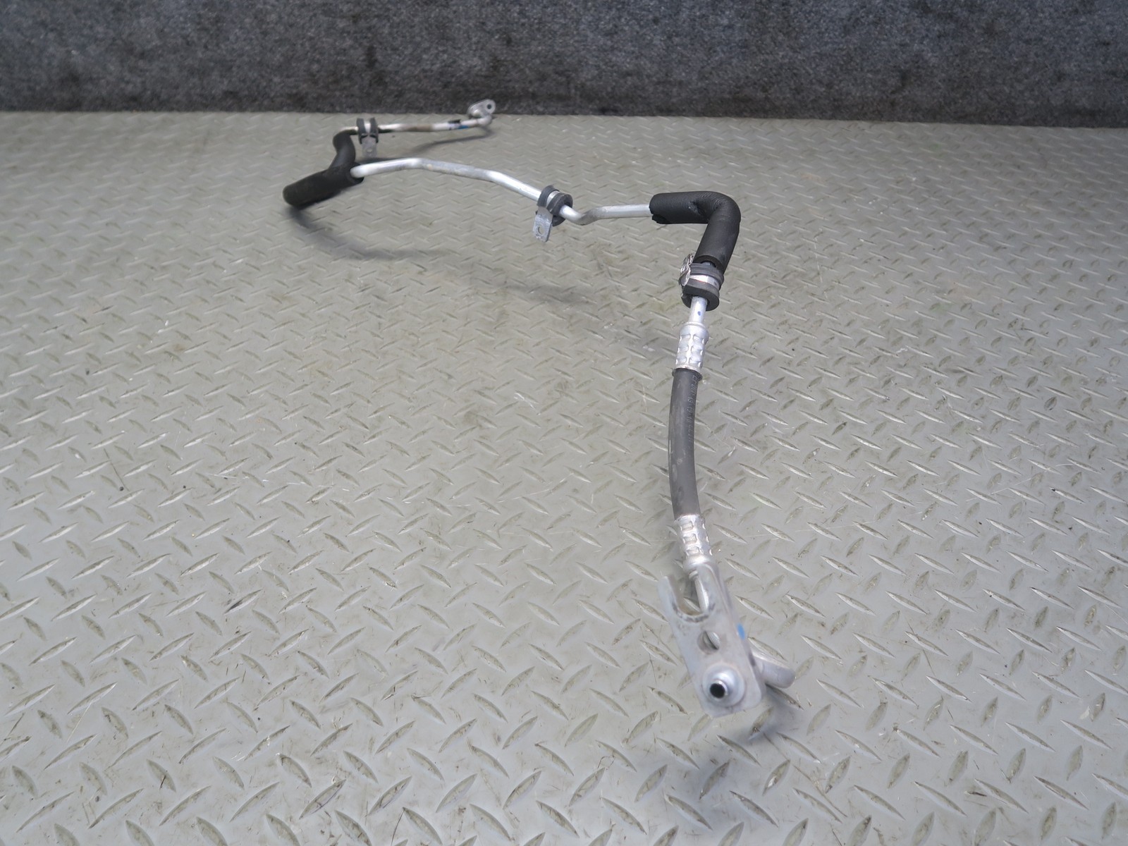 Maserati Quattroporte S Q4 2017-2021 Hose pipes Set