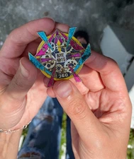 Pinslingerz NYE 2015 Limited Edition Glitter Enamel Gear Clock Pin – #33/50 – Ra