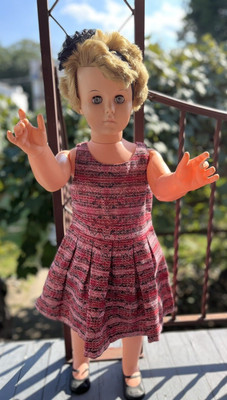 Vtg Uneeda-24 Doll Sleepy Eyed Posable Rooted Hair Pleated Dress 34in