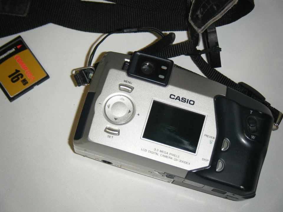 Casio QV-3000EX Silver Black 3.3 Mega Pixel LCD Digital Camera - Image 4 of 4