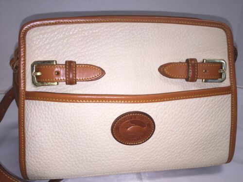 De colección*Dooney & Bourke*Cuero para todo tipo de clima*Cartera con hebilla* - Imagen 2 de 5