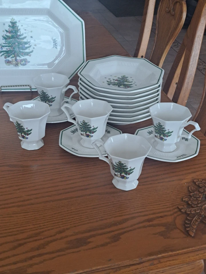 Árbol de Navidad Nikko y regalo de colección 30 piezas vajilla agrupación Foto 3 de 4