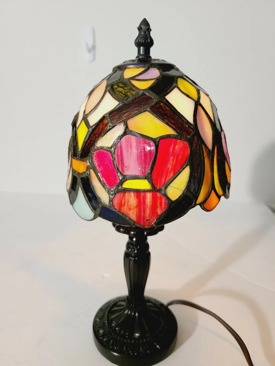 Quoizel tiffany table lamp deals