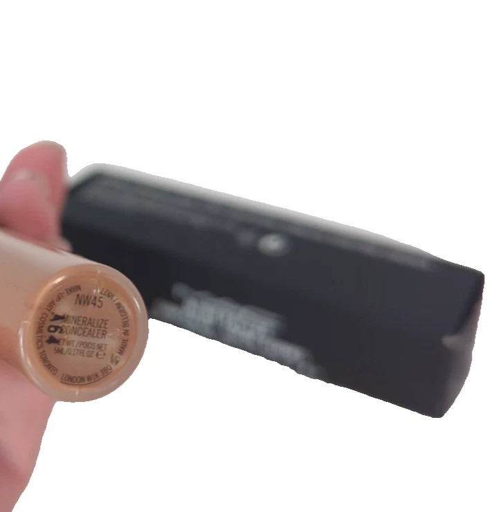 Mac Mineralize Concealer .17 oz / 5 ml #NW45 - New In Box - Image 3 of 3