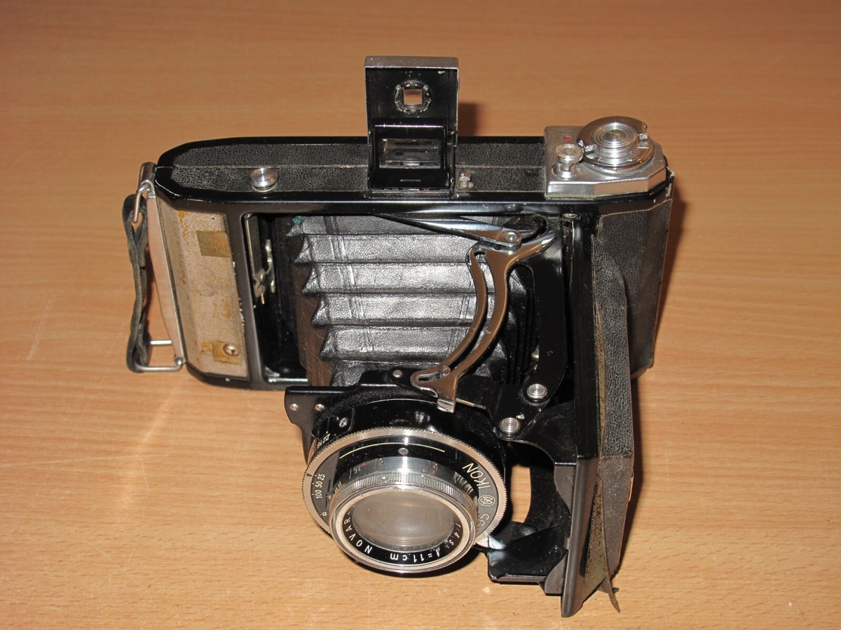 ZEISS IKON CAMÉRA Avec NOVAR ANASTIGMAT 11CM 1:4,5