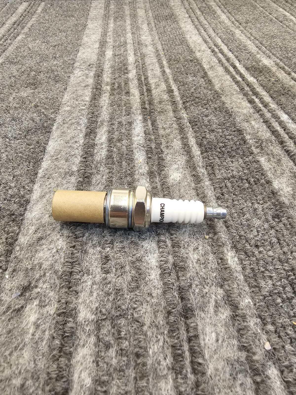 QTY 7 Champion RN5C Spark Plug fits 1970-1983 Honda Accord, Nissan 280Z