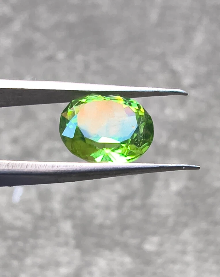 1.9 CTS Faceted Peridot, Beautiful Green Color - Image 2 of 4
