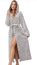 XL Gray Women's Plush Hooded Robe Bathrobe-Fast Warmth Home Ultra-soft plush