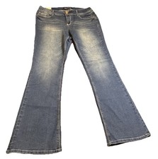 NWT WallFlower Luscious Curvy Bootcut Jeans Women  s 15/32 Chrystie Wash