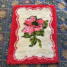 VTG 70  s Pink Rose Latch Hook Wall Hanging Floor Mat. Vogart Crafts. USA. Shag.