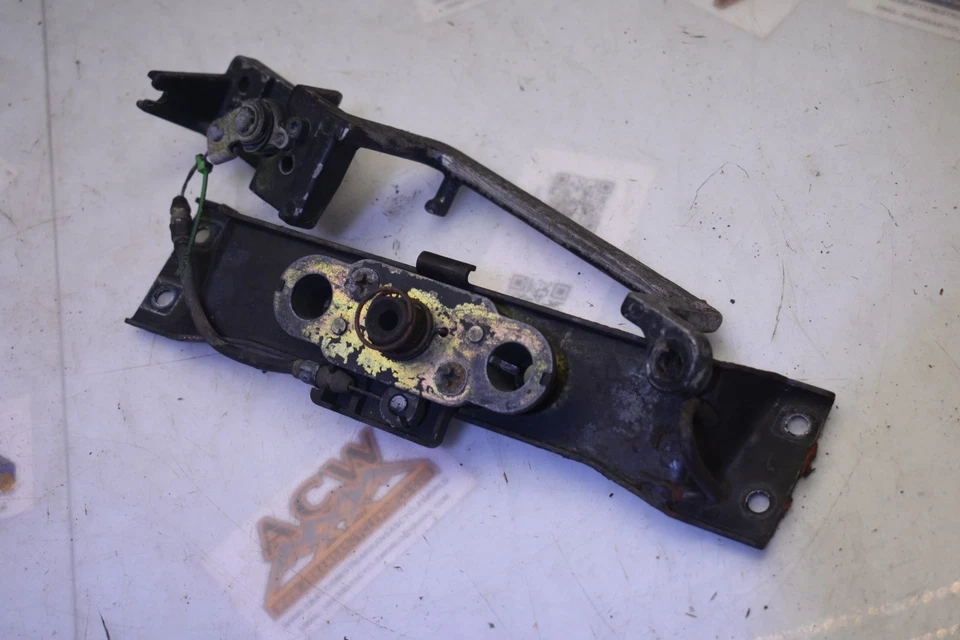 EC4 Rear Seat Latch Mount Bracket 1994 Kawasaki Ninja ZX11 Zx-11 Zx 11 1100 93 - Image 3 of 4