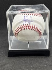 Check Out the World's Biggest Autographed Baseball Collection 17