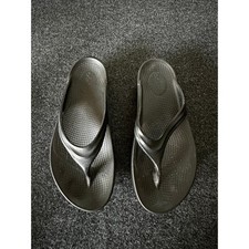 Oofos OOriginal Black Recovery Sandals Womens Size 9 Thong Flip Flops Comfort