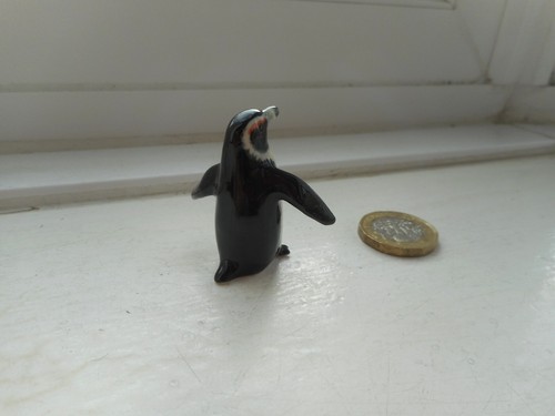 PENGUIN -POTTERY- BEAUTIFUL UNUSUAL MINIATURE AFRICAN PENGUIN - Picture 5 of 9