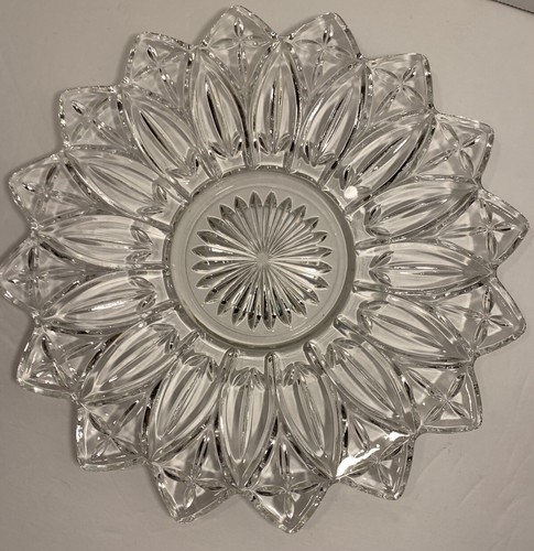 Vintage 1960s Pressed Federal Glass Petal Clear Sandwich Serving Plate Platter - Picture 5 of 22