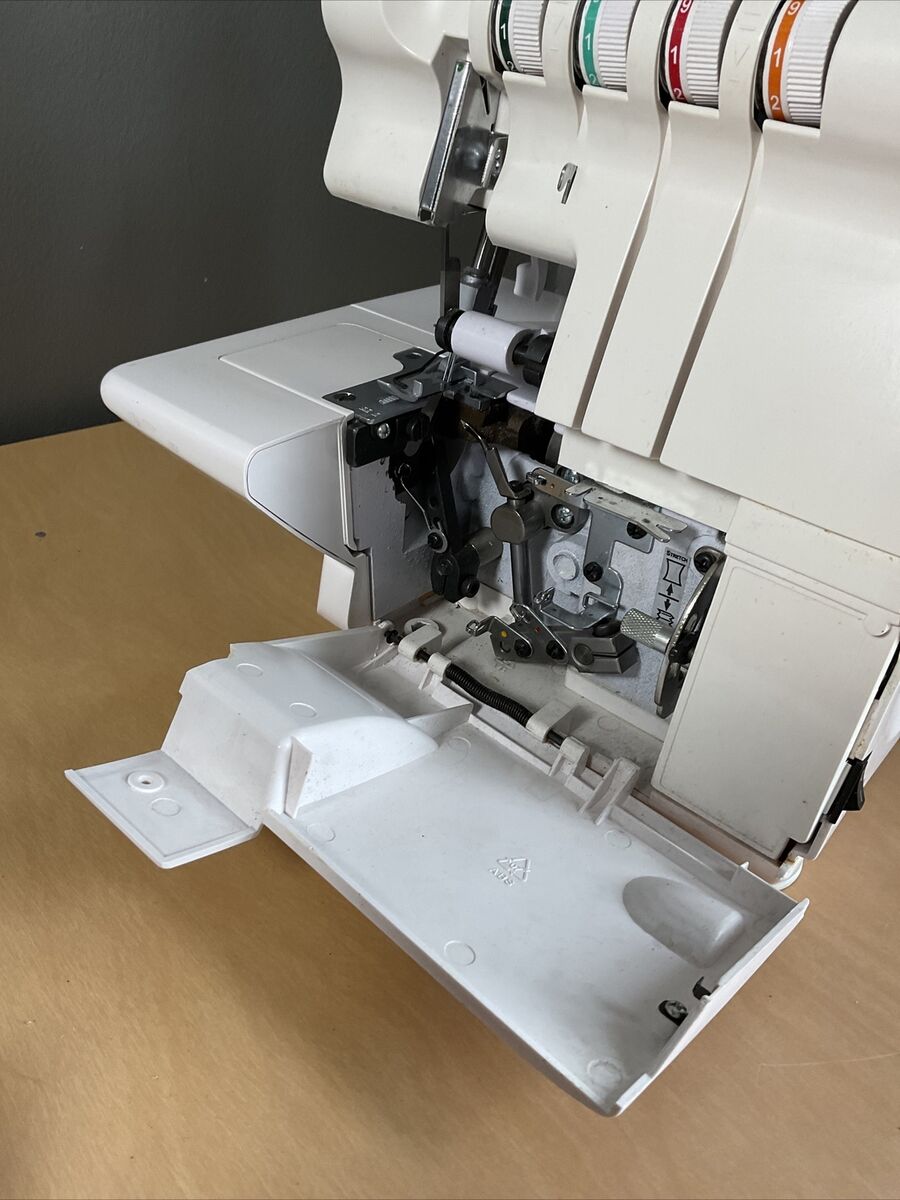 NICE! Yamata Multi Function Safety Stitch Overlocking Serger NICE! Yamata Multi Function Safety Stitch Overlocking Serger