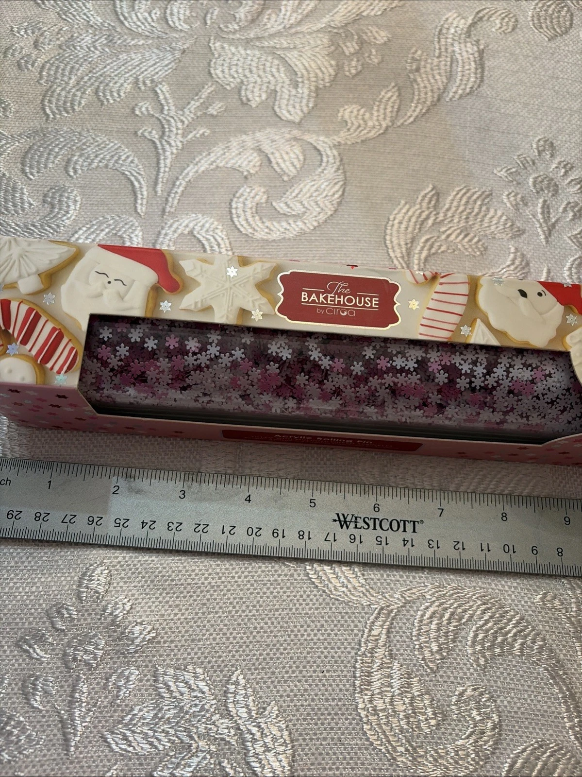 The Bakehouse Acrylic Rolling Pin With Pink And White Snowflakes/Sprinkles NIB
Opens in a new window