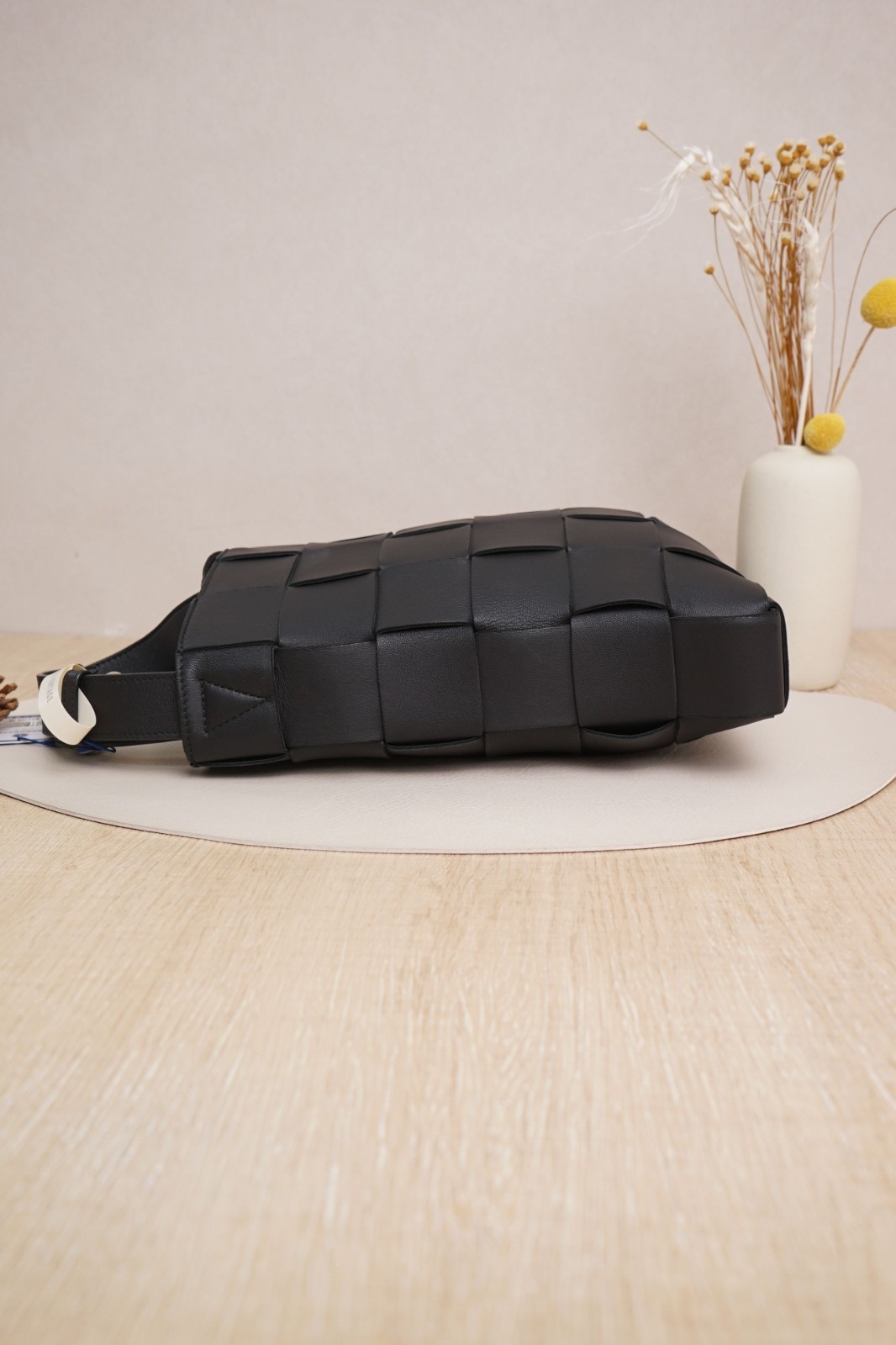 Bottega Veneta Intrecciato Vertical Crossbody Black Sheepskin/Dustbag thumbnail 8