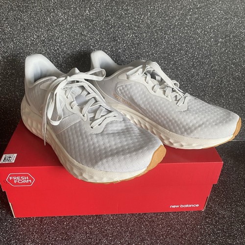 New Balance Fresh Foam Arishi V4 Größe 9 Medium weiß hellbraun unten neu - Bild 1 von 12