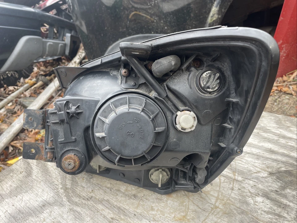 Conjunto de lámpara de faro lateral derecho pasajero Kia Sportage 2005-2010 OEM Foto 4 de 4