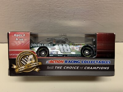 ACTION RACING　TOYOTA　CAMRY　2010 Action 2010 Camry Kyle Busch 1 64 Doublemint NASCAR Diecast