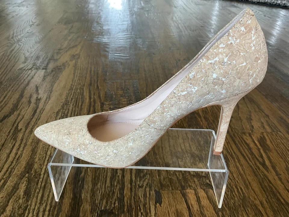 Sapato Feminino Vince Camuto Harty Bege Bombas Couro Stilleto EUA 9 M - Imagem 3 de 4