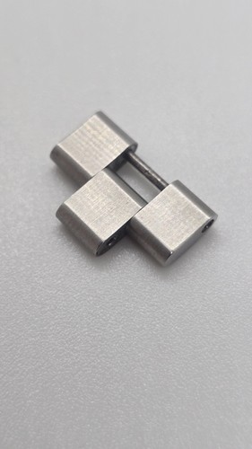 Genuine Cartier Roadster Link - 18mm - Picture 2 of 3