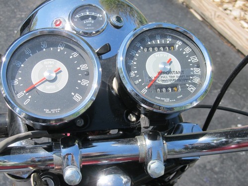 1970 Triumph Bonneville - Picture 12 of 33